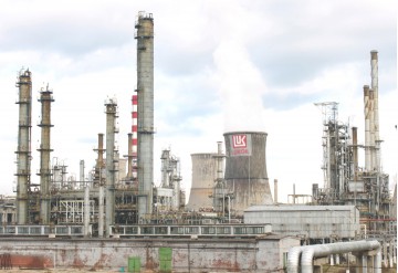 Cutremurul de la Lukoil poate duce la prăbuşirea Oil Terminal: rafinăria ruşilor este cel mai mare client al companiei constănţene